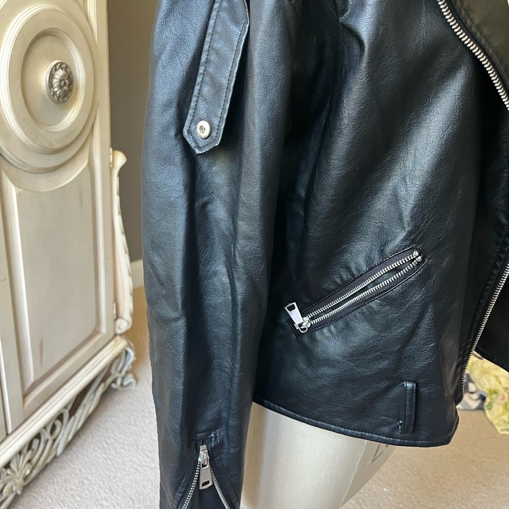 leather jacket - Picture 4 of 5